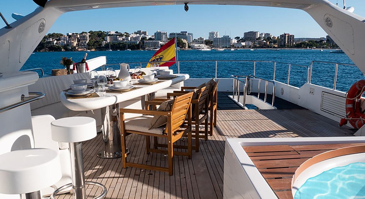 BLUE GOLD yacht charter 3