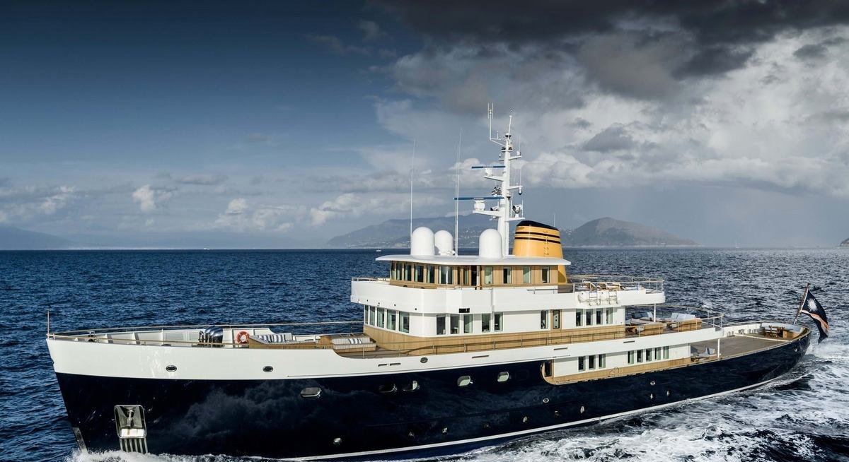 Yacht charter BLUE II YACHT CHARTER