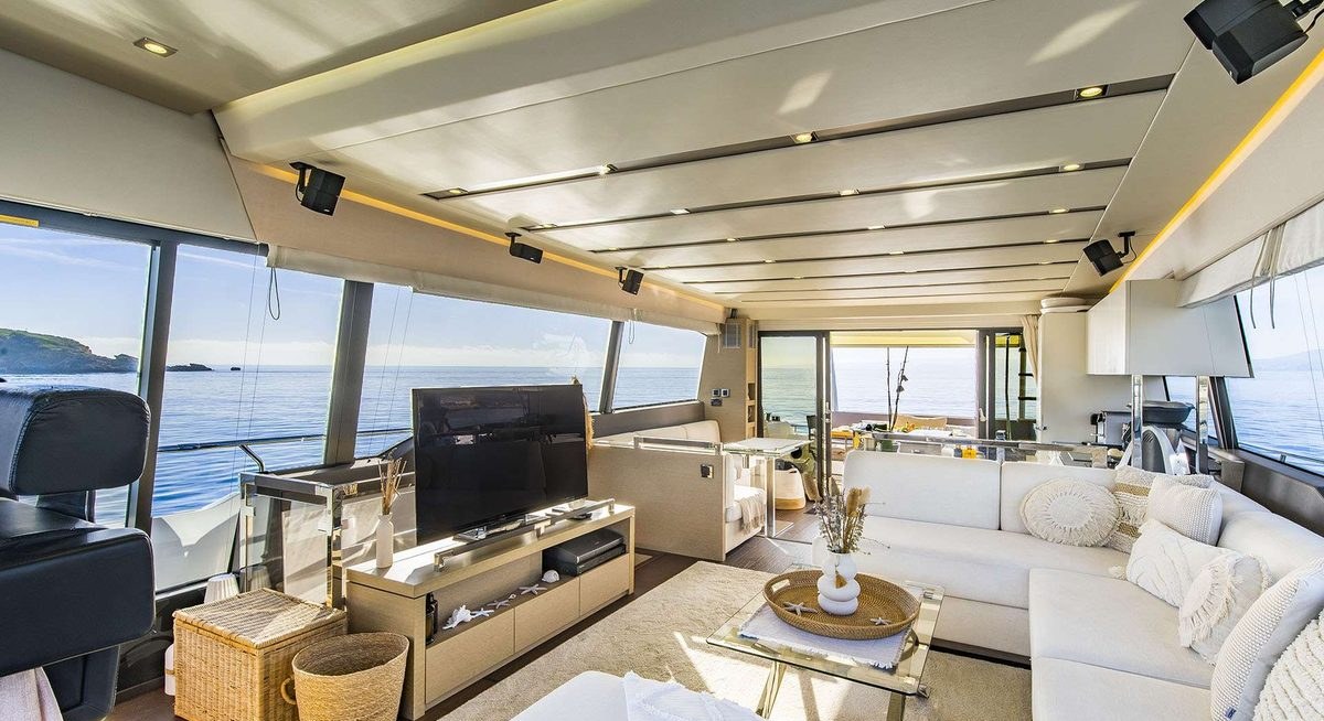 BLUE M yacht charter 5