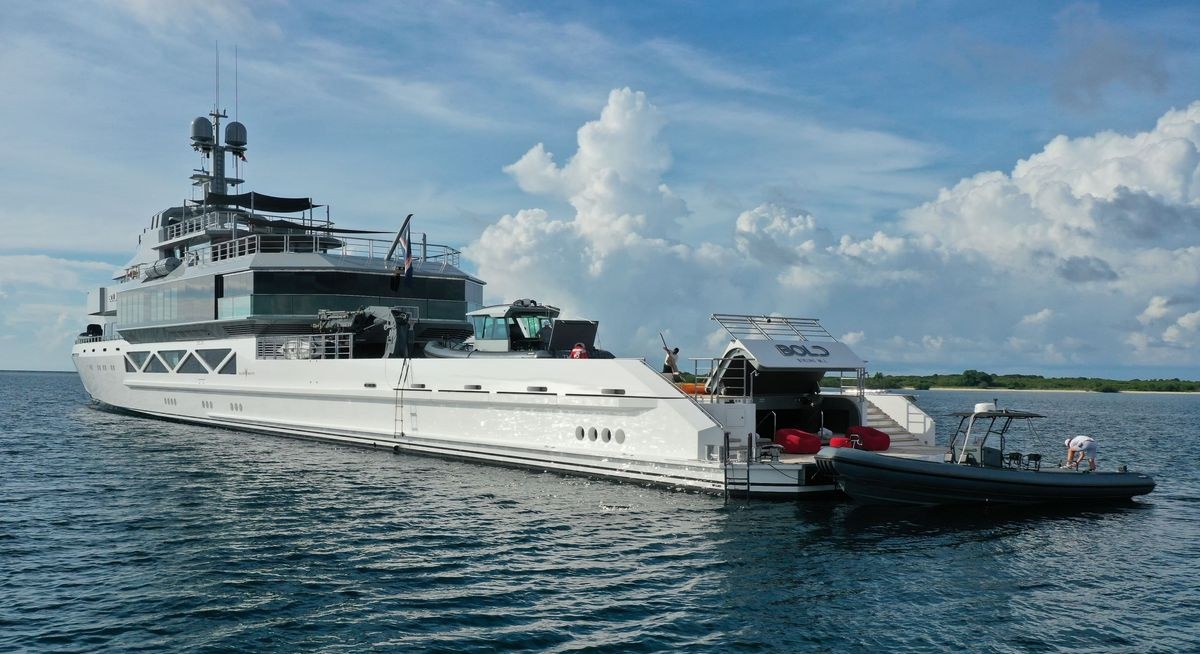 BOLD yacht charter 5