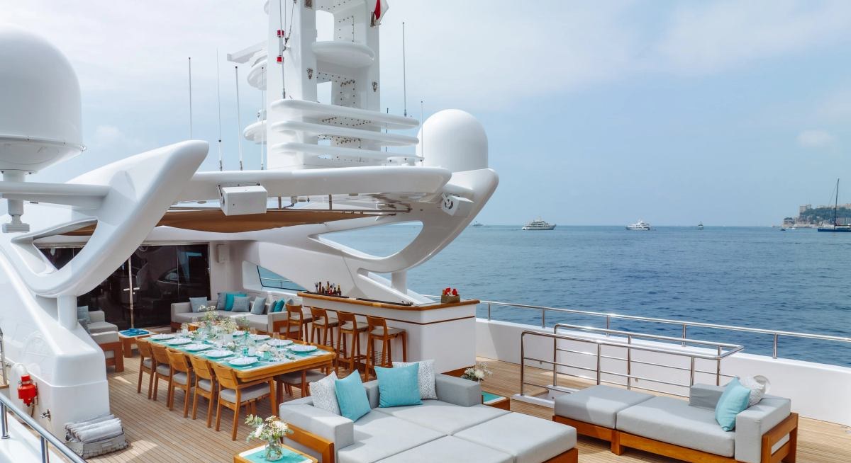 BON VIVANT yacht charter 4