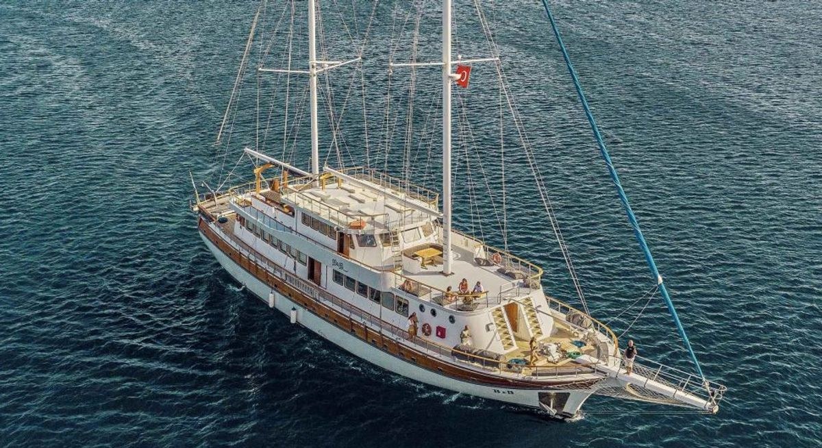 BOREAS yacht charter 1