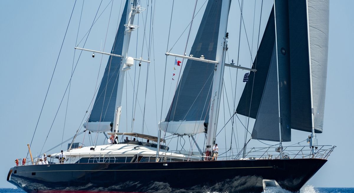 Yacht charter BURRASCA YACHT CHARTER