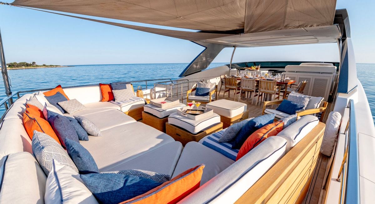 CALM yacht charter 3