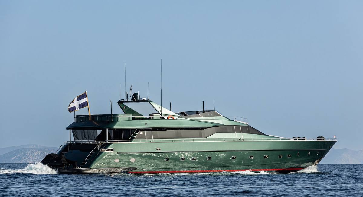 CAN'T REMEMBER yacht charter 1