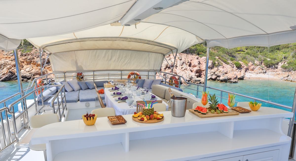 CANARIA yacht charter 4