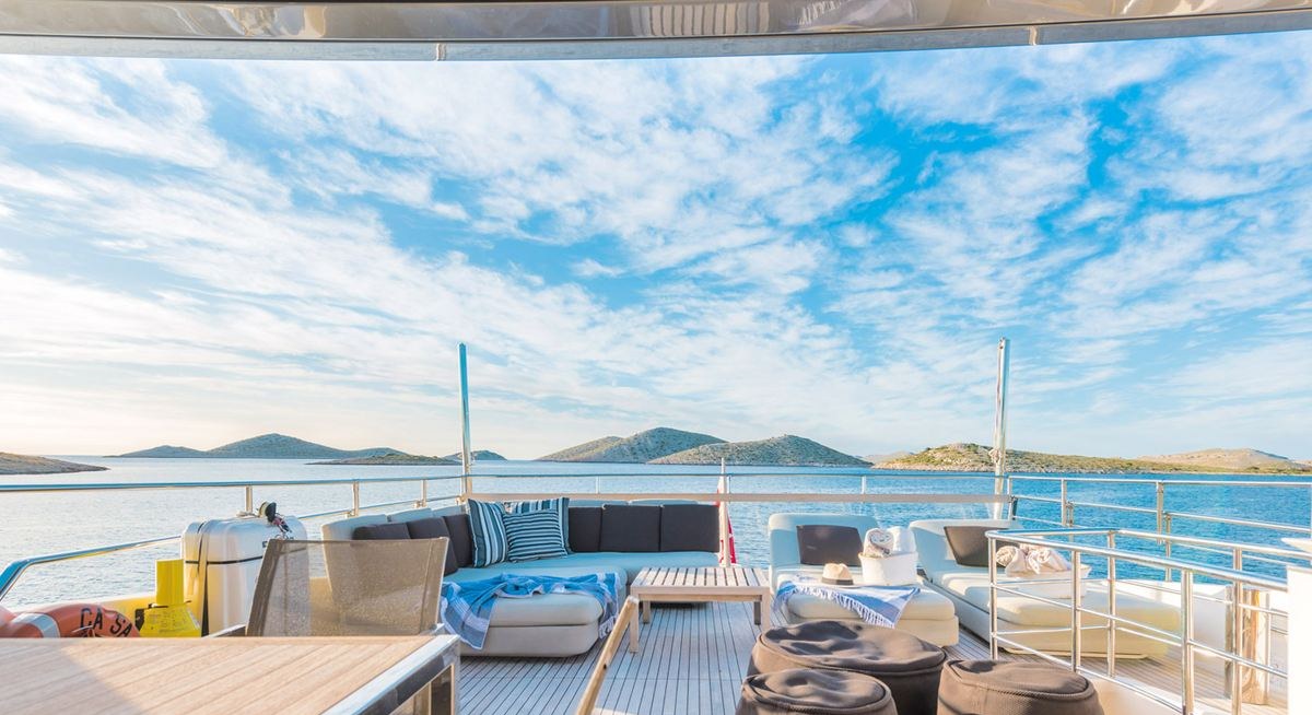 CASA yacht charter 4