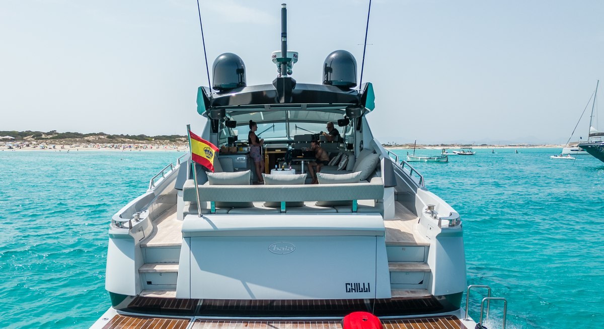 CHILLI yacht charter 3