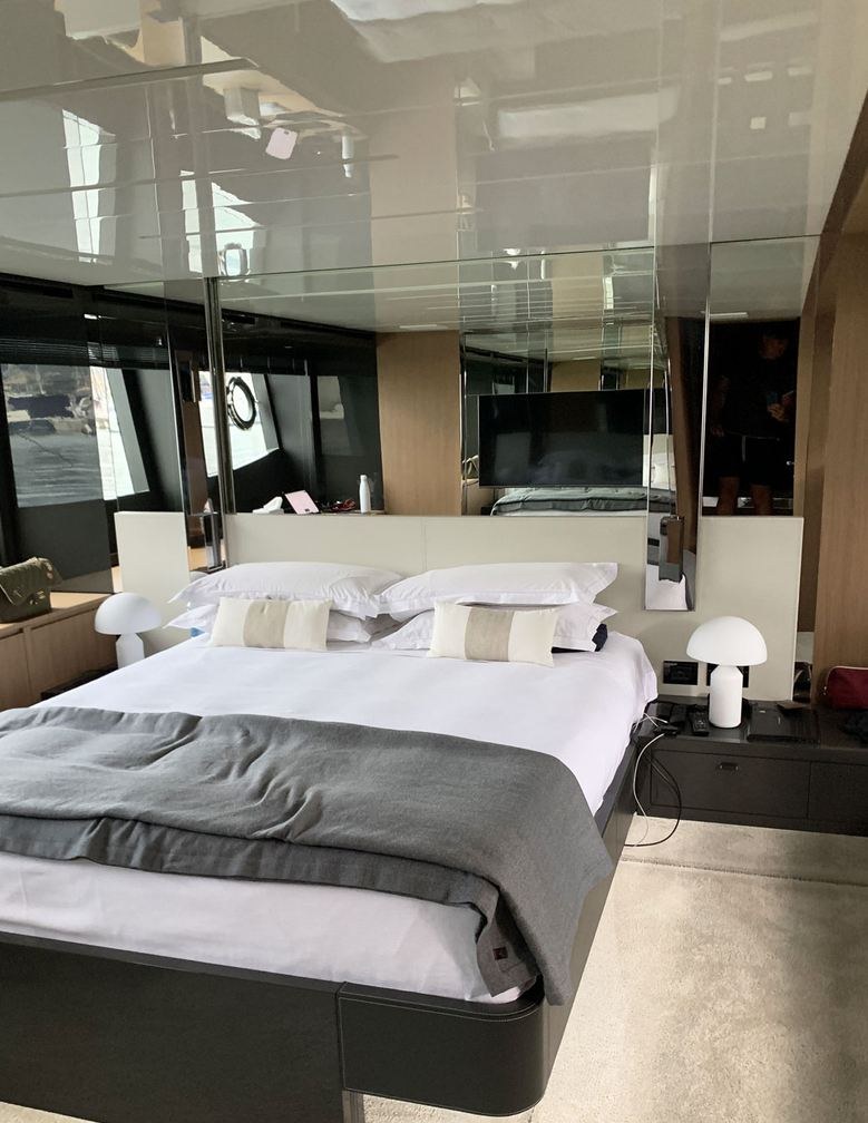 CHILUCE yacht charter 3