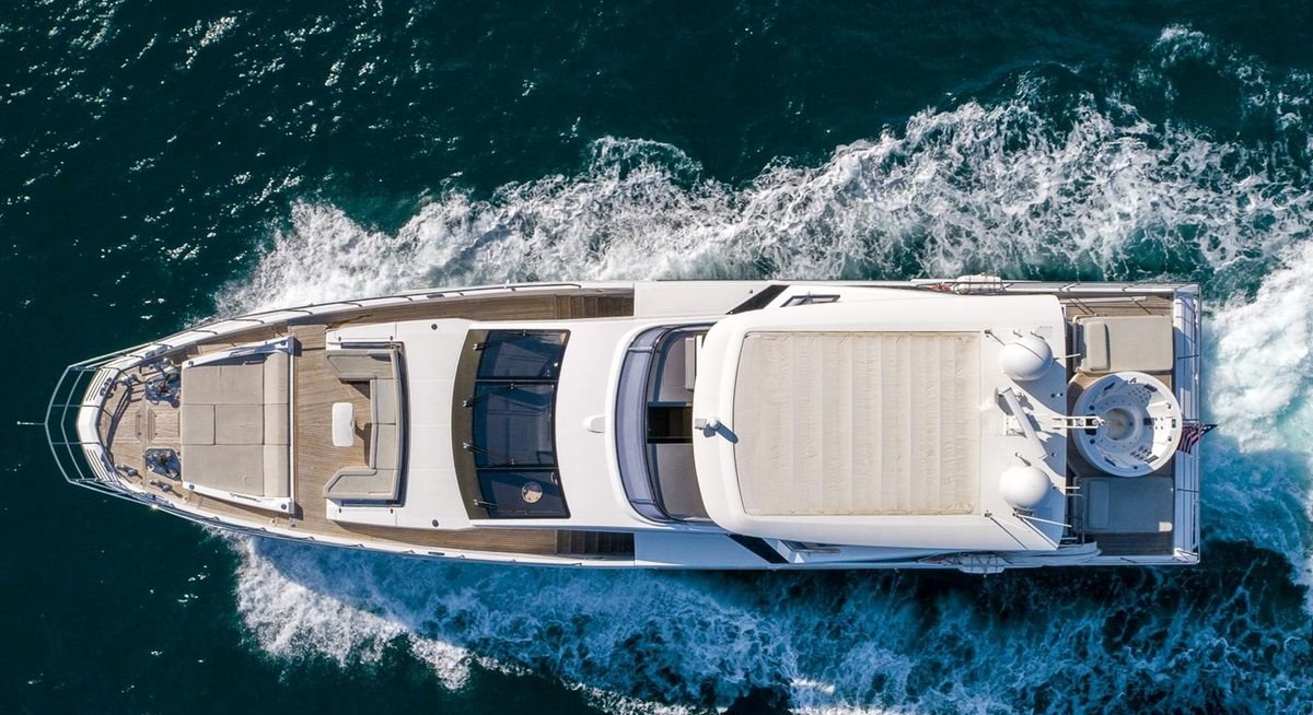 CLOUD 9 yacht charter 5