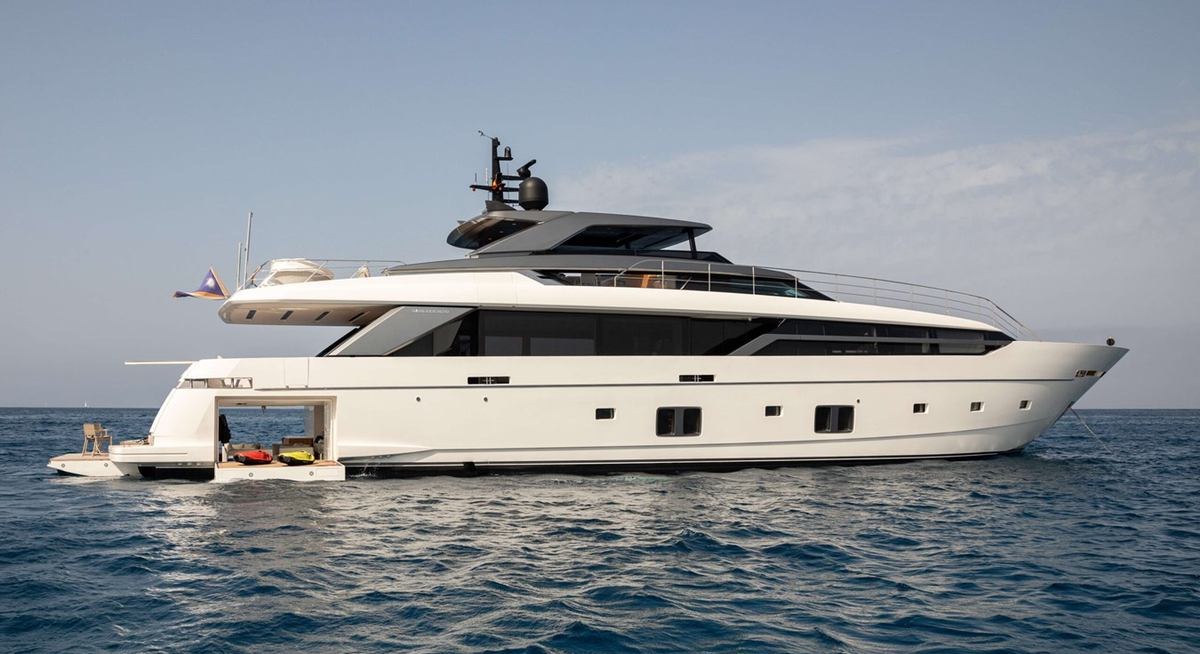COOL yacht charter 1
