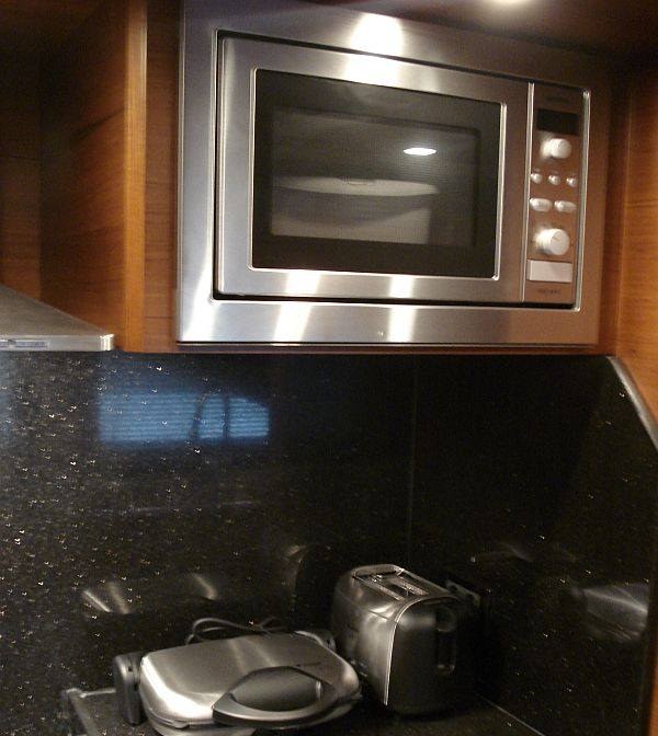 Yacht charter COSMOS LUNA YACHT CHARTER
