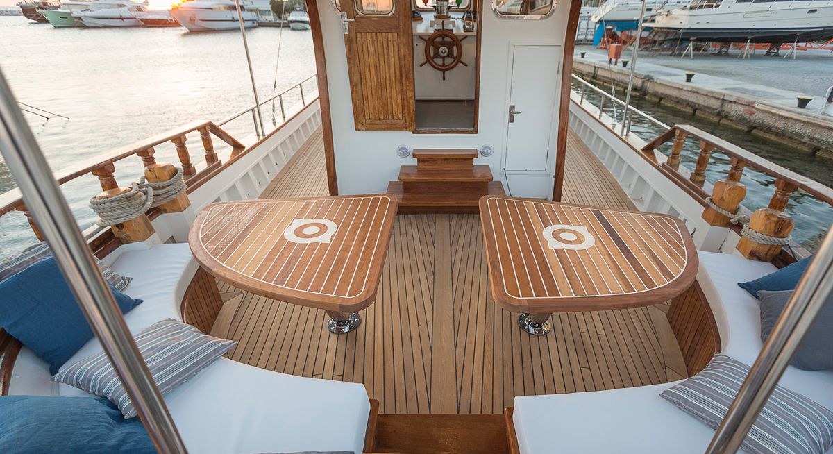 COSMOS yacht charter 2