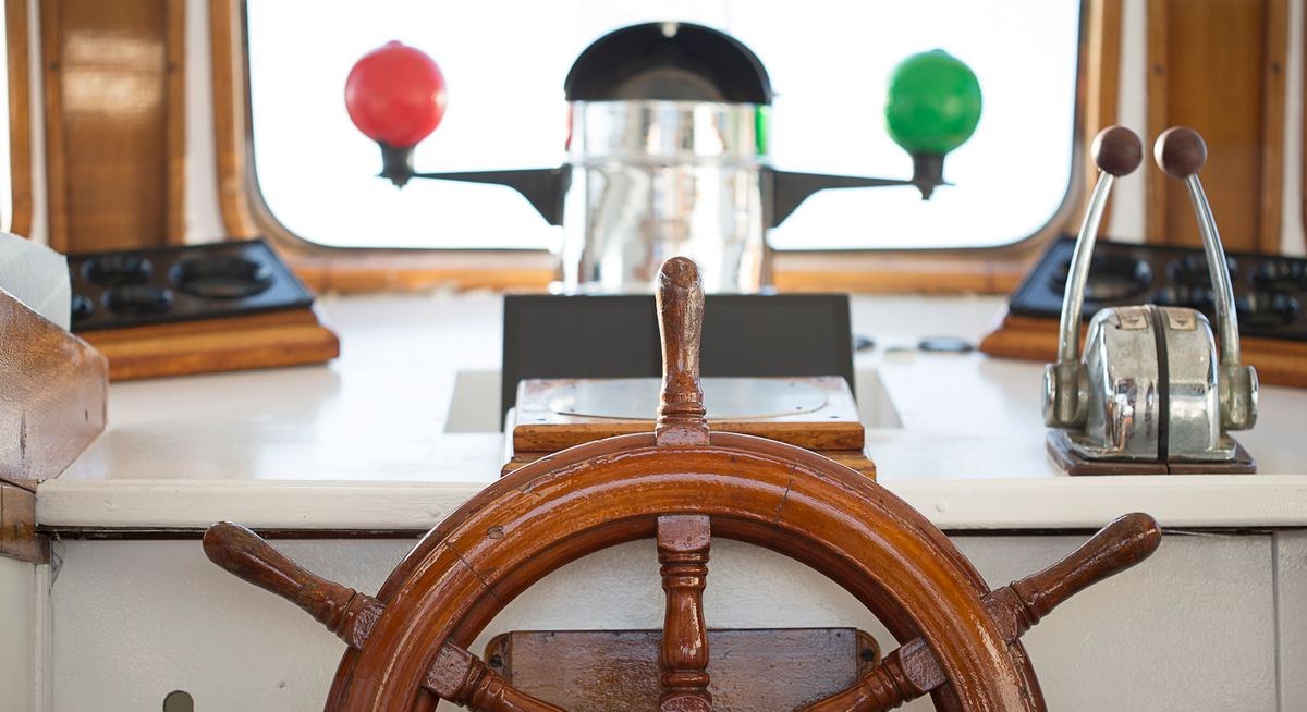 COSMOS yacht charter 3