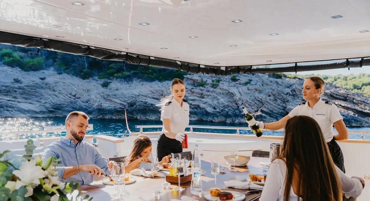 CYNTHIA yacht charter 3
