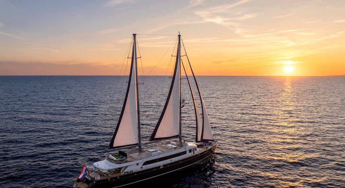 DALMATINO yacht charter 5