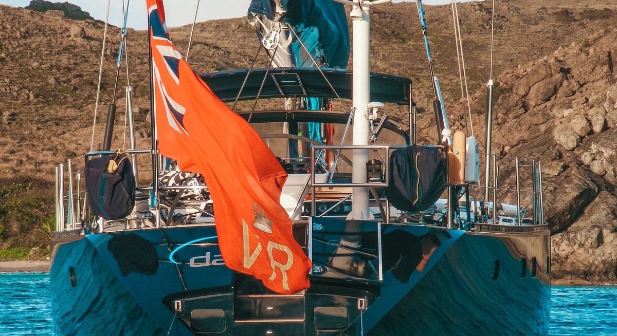 DARK STAR OF LONDON yacht charter 2