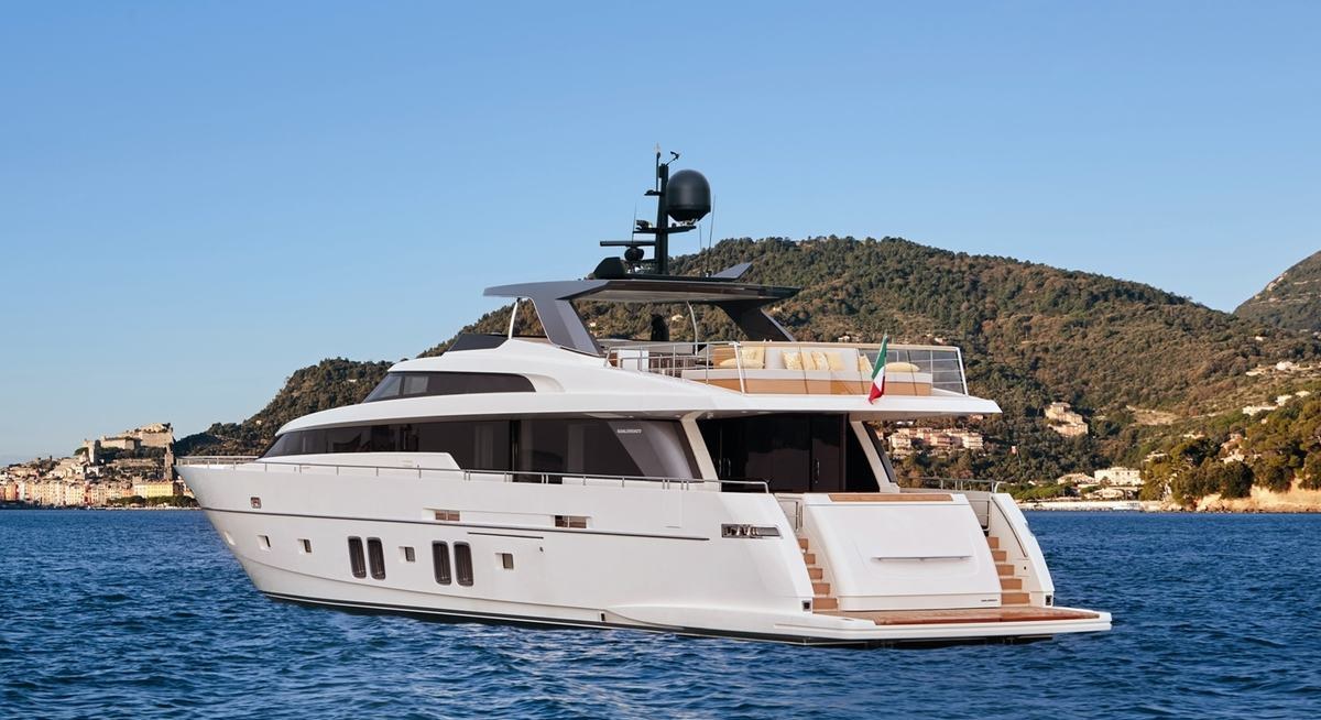 DE ZEUS yacht charter 2