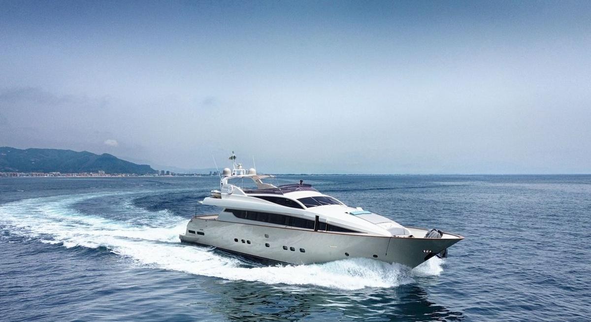DEA ONE yacht charter 1