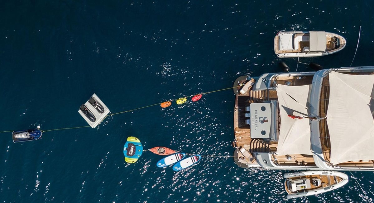 DEEP BLUE yacht charter 5