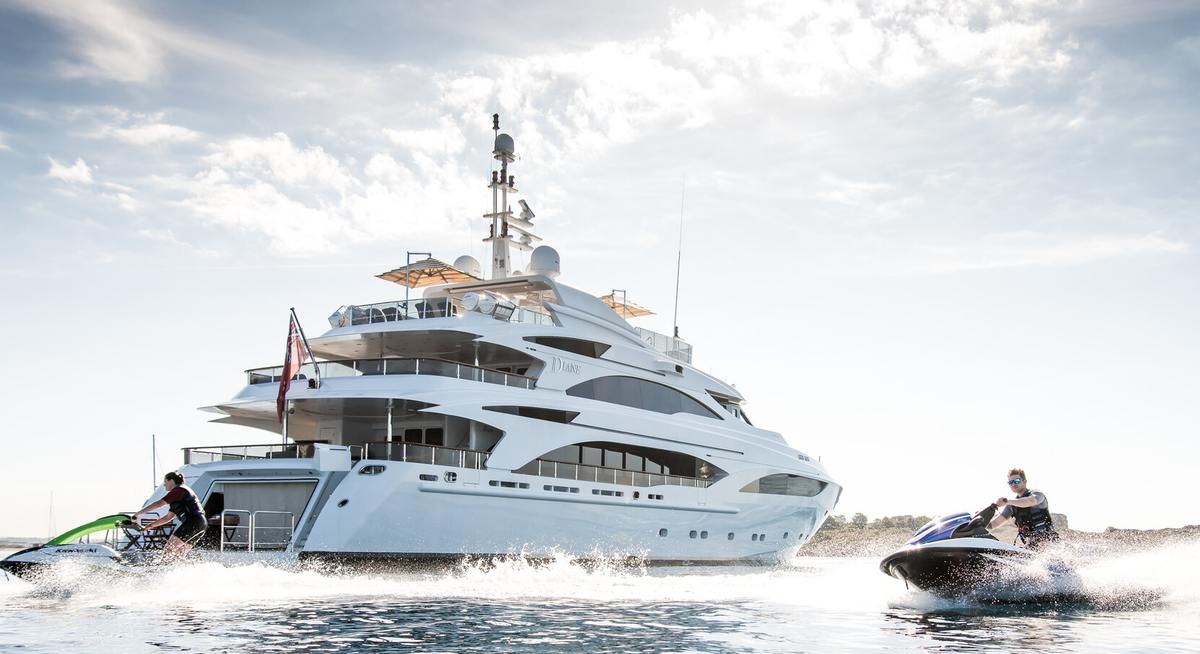 DIANE yacht charter 5