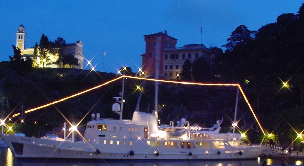 DIONEA yacht charter 1