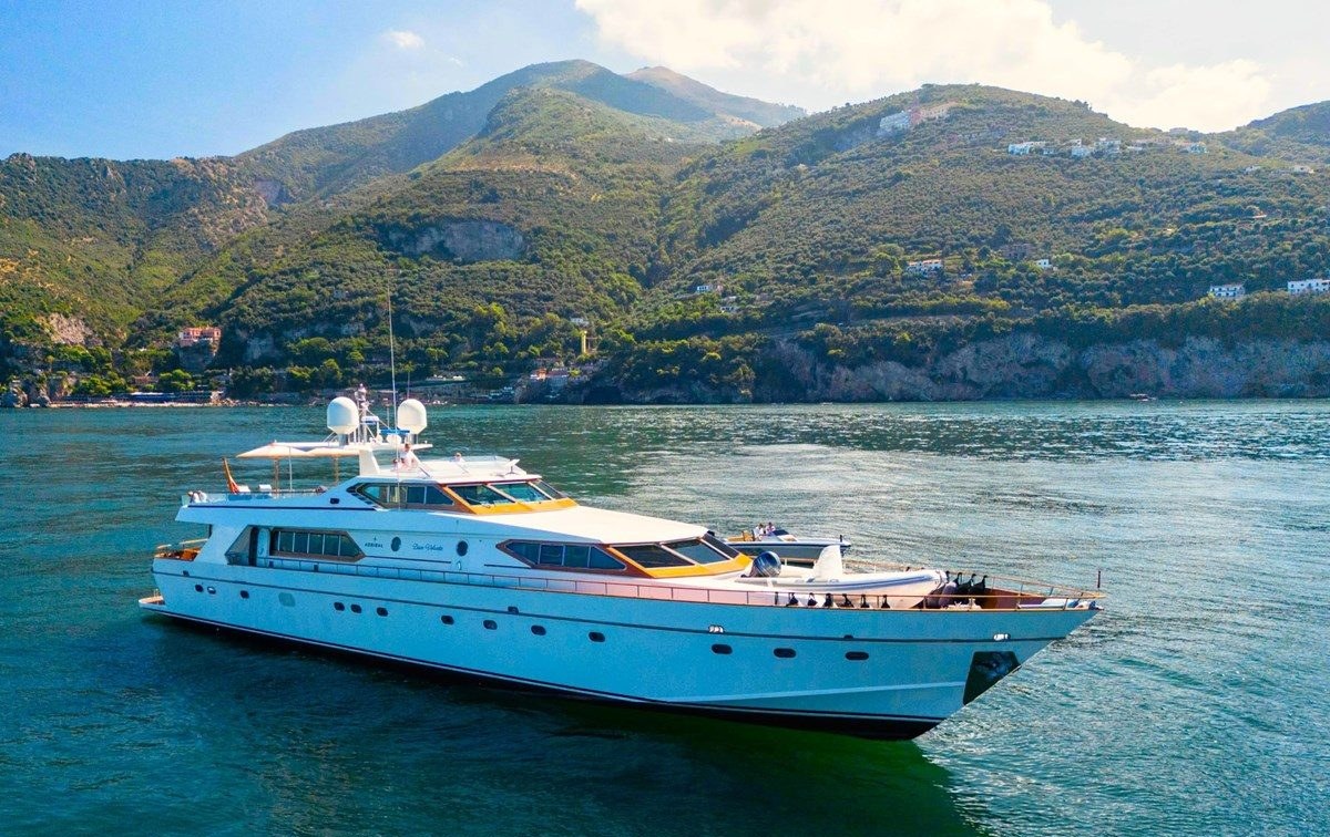 DISCO VOLANTE yacht charter 1