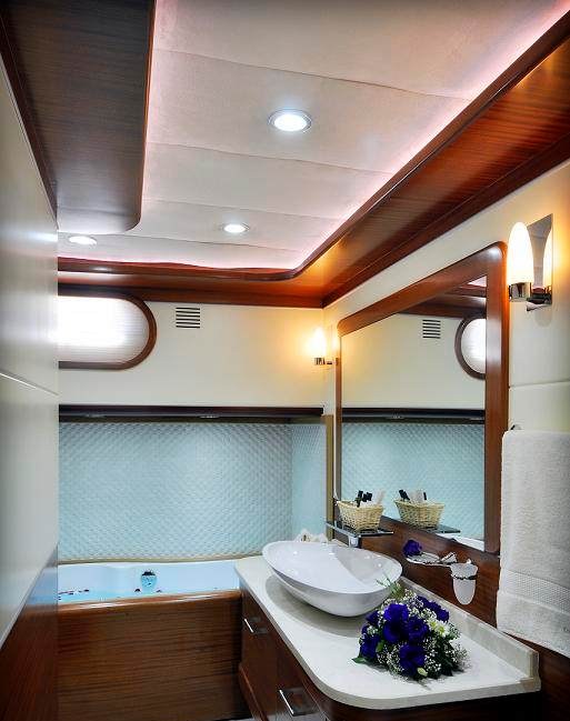 DOLCE MARE yacht charter 1