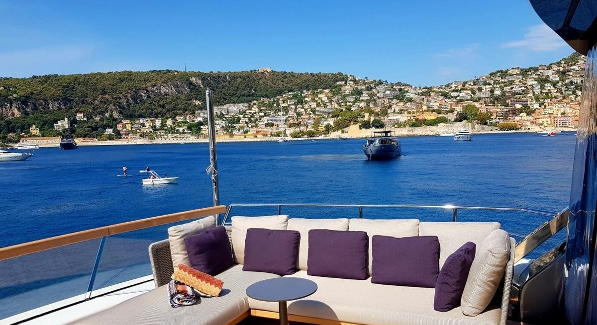 DRAGONFLY I yacht charter 4