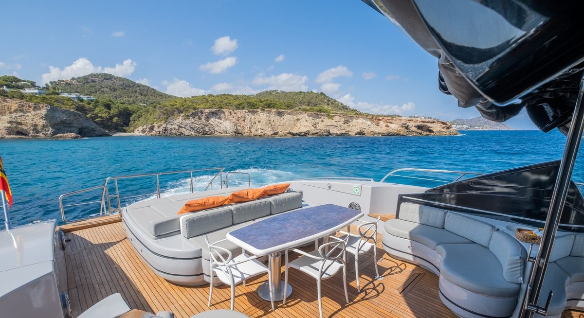 DRIFT yacht charter 4