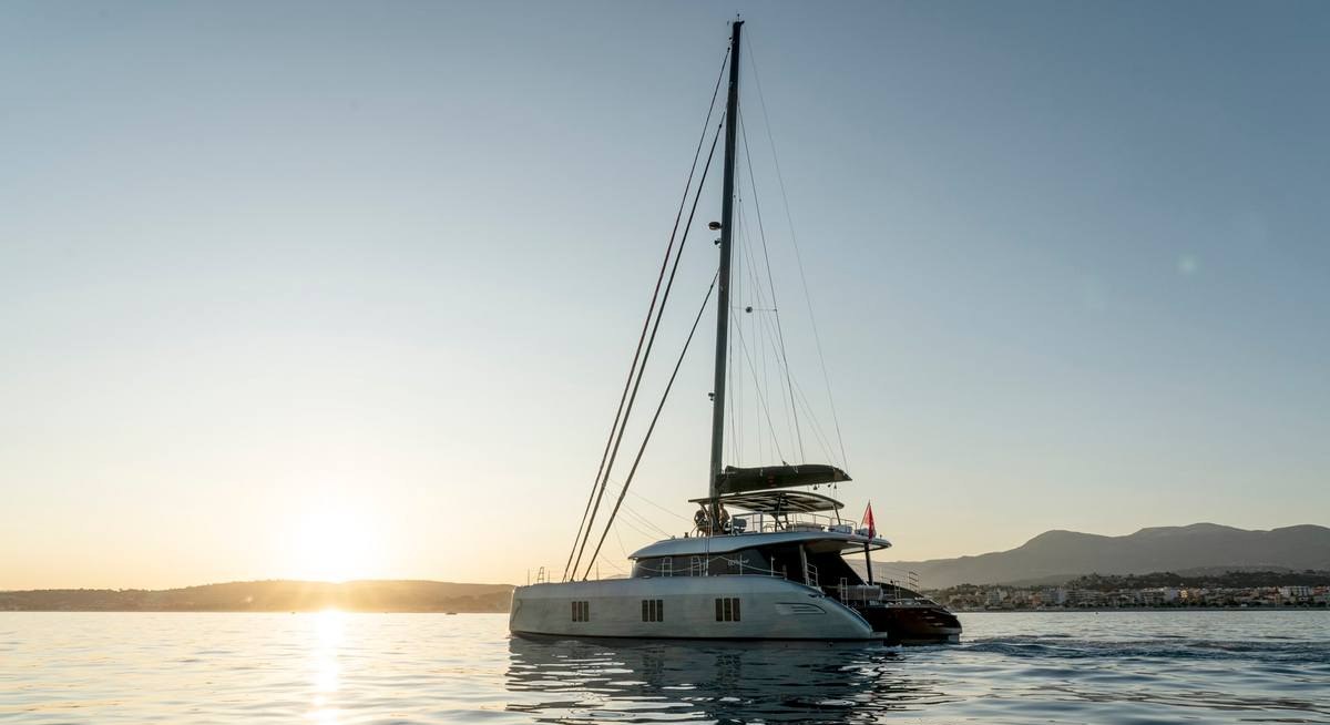 E SUPERCAT yacht charter 1