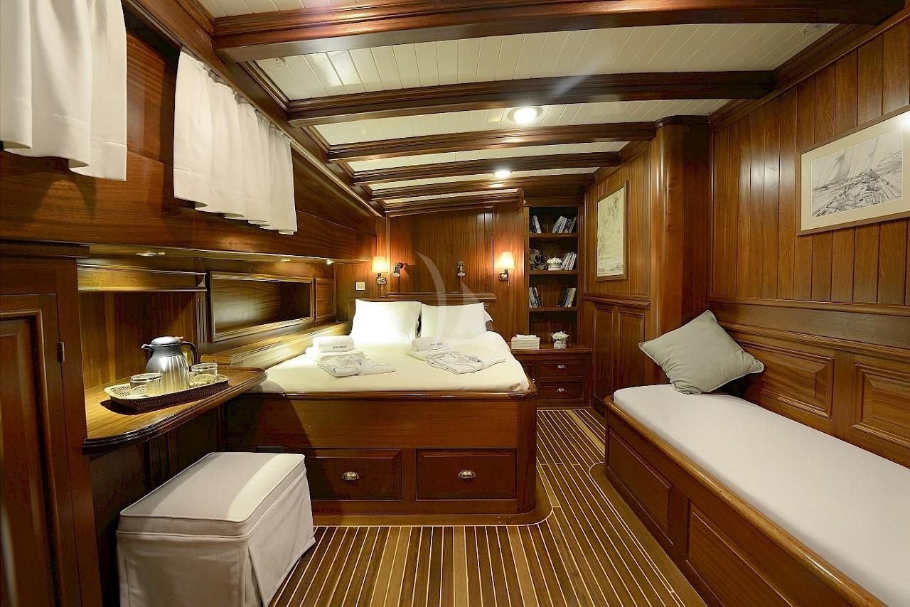 ECCE NAVIGO YACHT CHARTER yacht charter