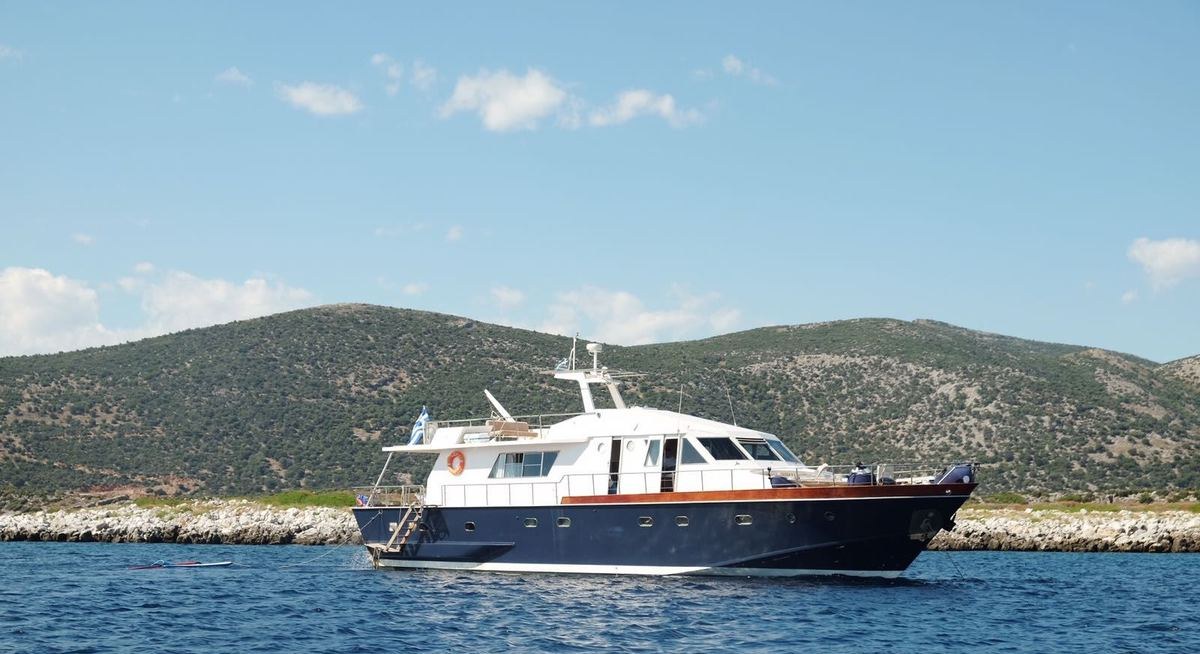 ELECTRA yacht charter 1