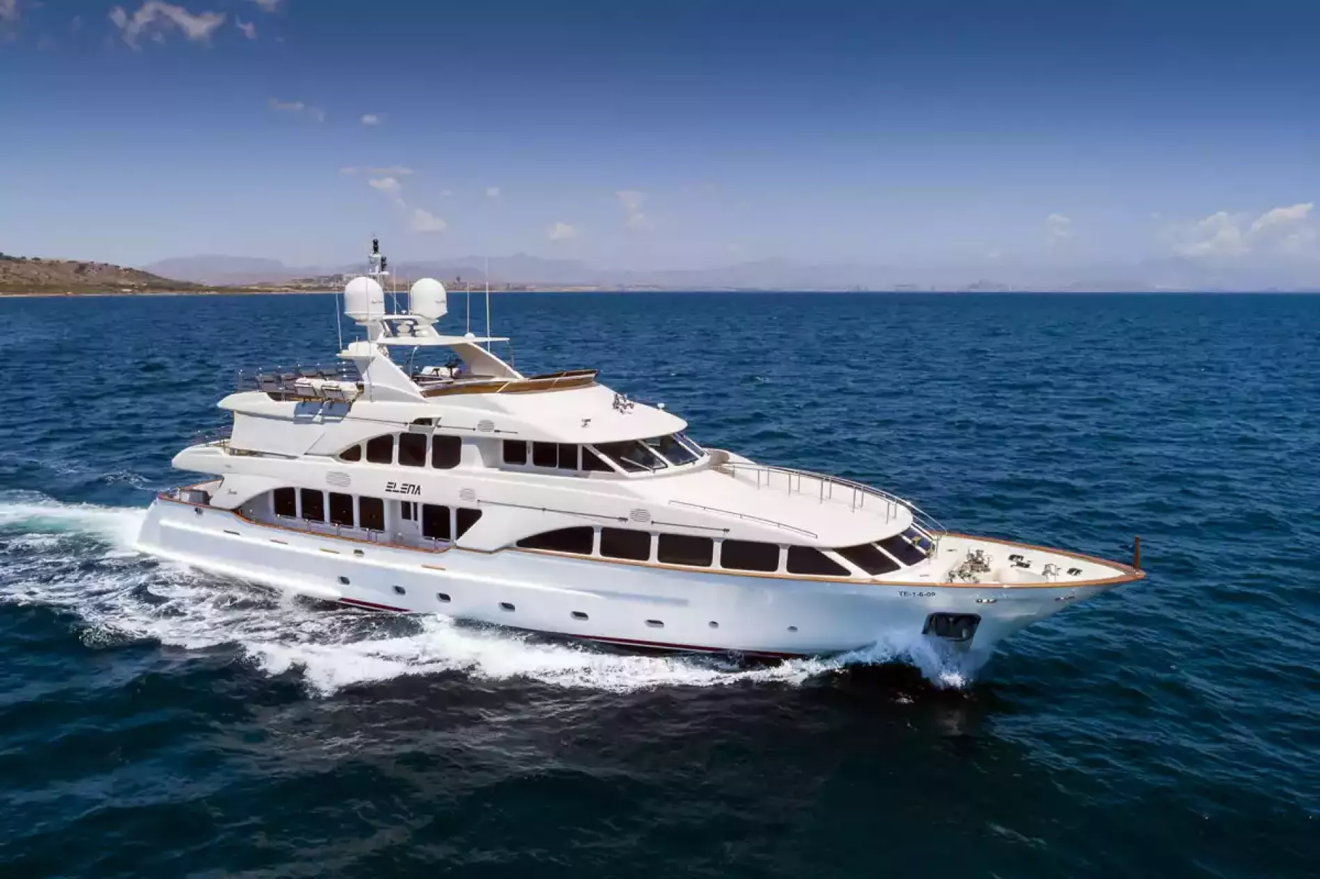 ELENA NUEVE yacht charter 1