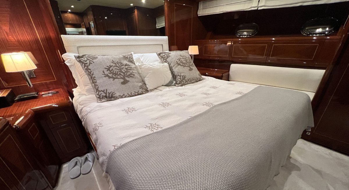 ELTON II yacht charter 5
