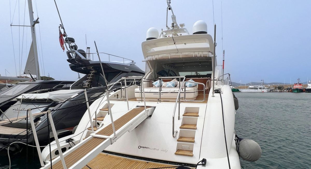 ELTON II yacht charter 1