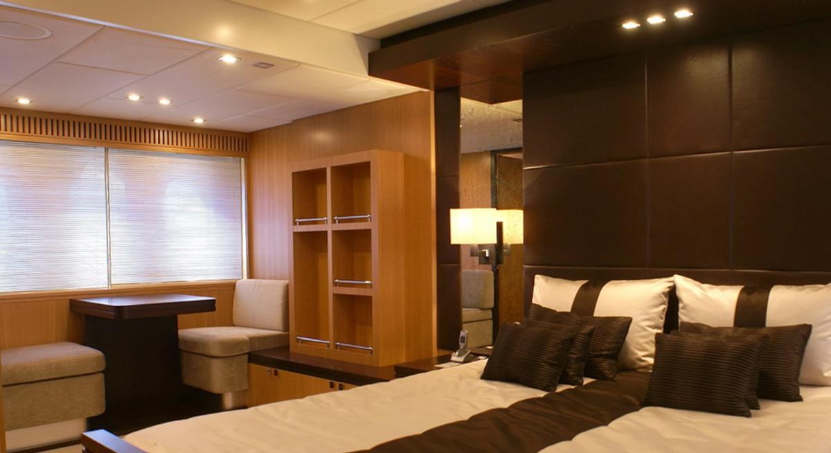 EOL B yacht charter 1