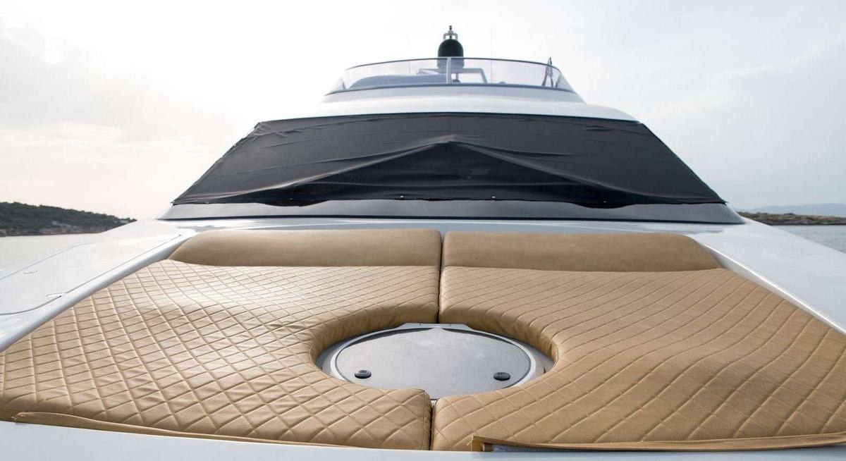 ESTIA ZEUS yacht charter 2