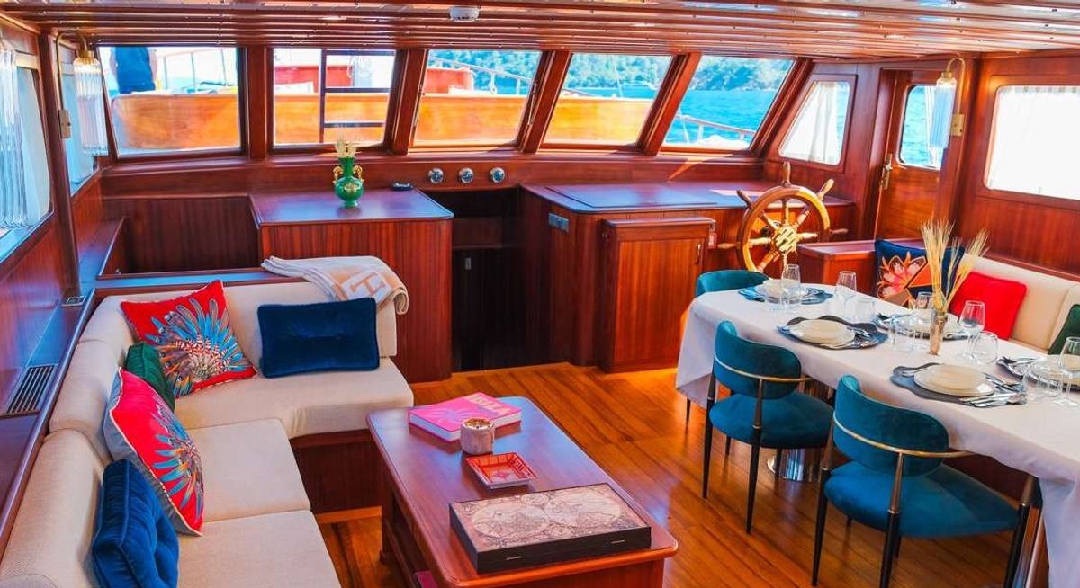 EYLUL 17 yacht charter 3