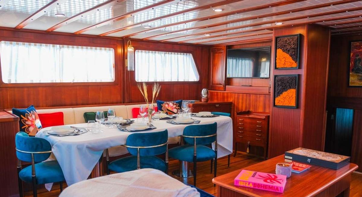 EYLUL 17 yacht charter 2