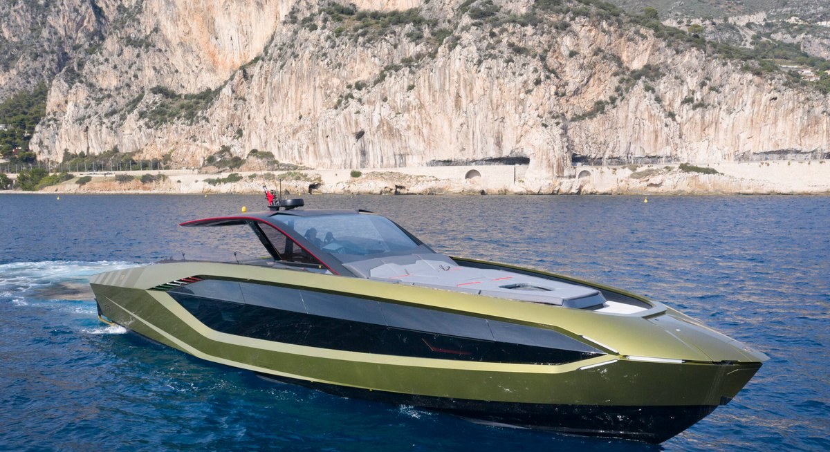 Yacht charter FAST ONE YACHT CHARTER