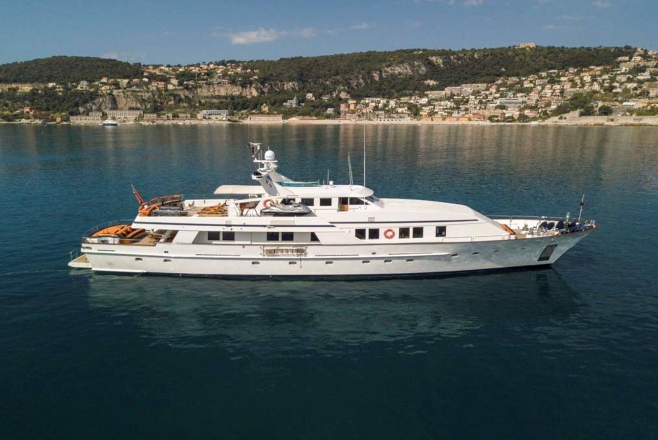 FIORENTE YACHT CHARTER yacht charter