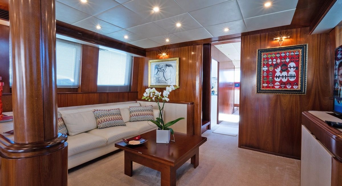 FIRST LADY II yacht charter 5