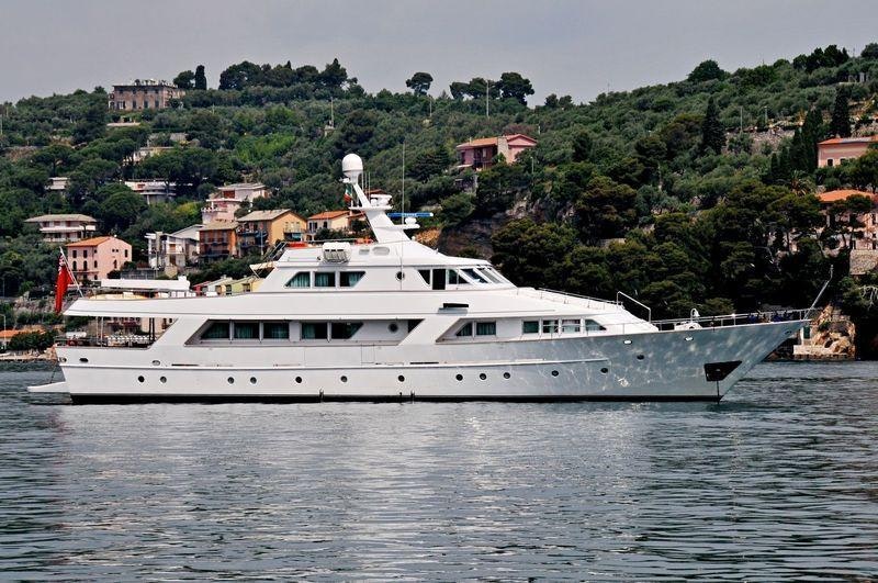 FREEMONT yacht charter 1