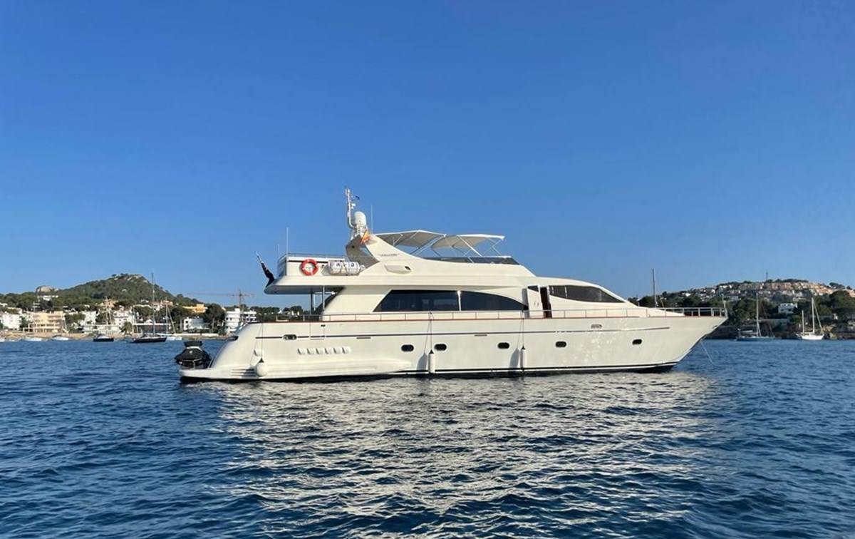 Yacht charter GEORG I YACHT CHARTER