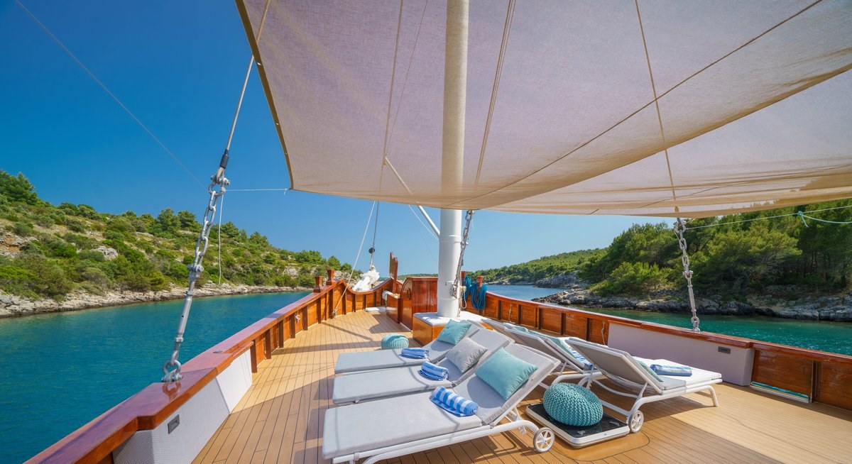 GREEN RAY yacht charter 3
