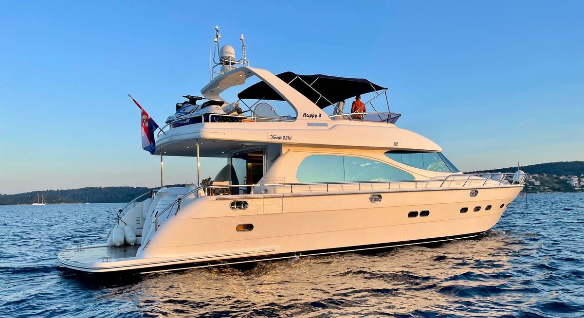 HAPPY 3 yacht charter 1