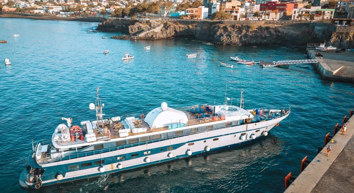HARMONY G yacht charter 1