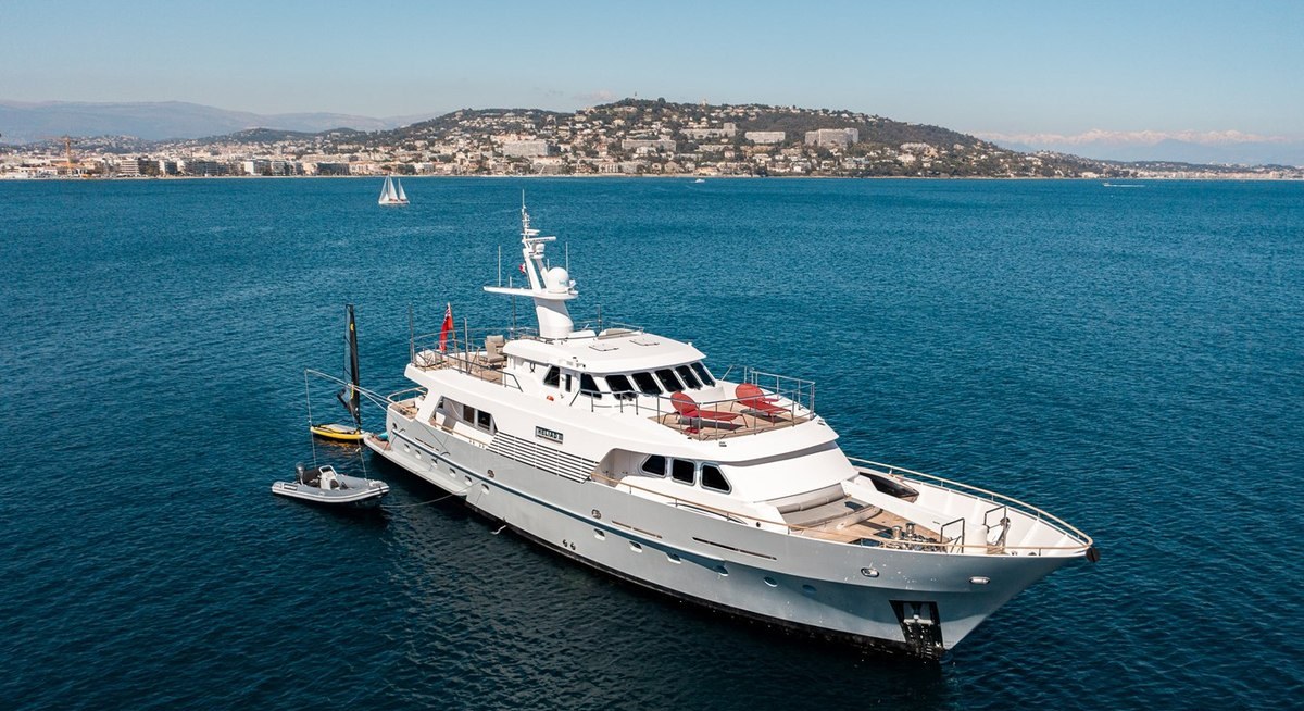 HELIAD III YACHT CHARTER yacht charter