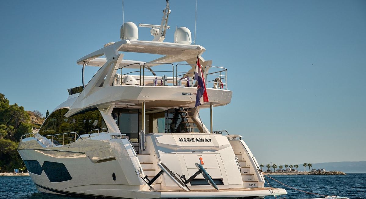 HIDEAWAY yacht charter 5